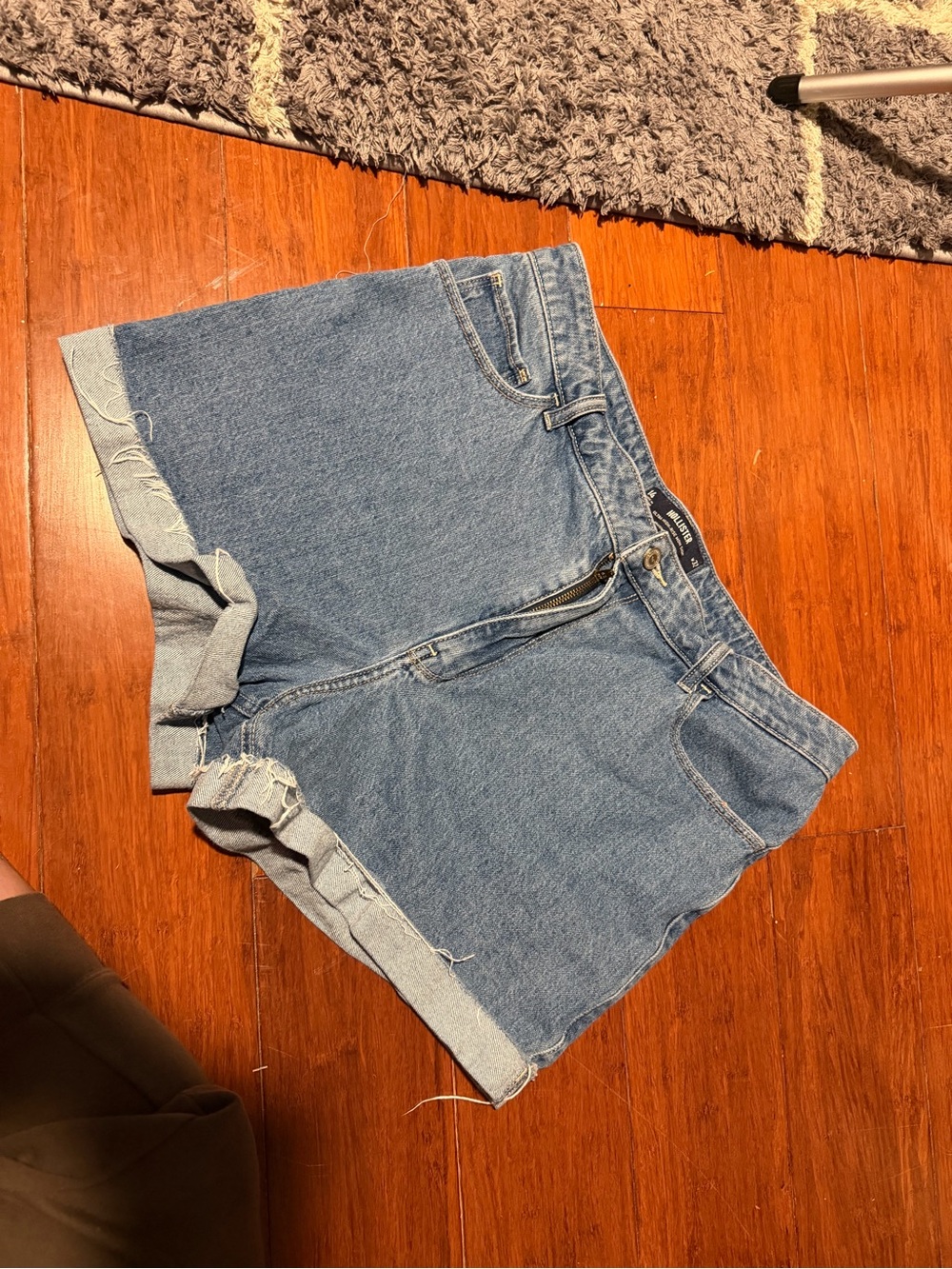 Hollister mom Jean shorts 14/32